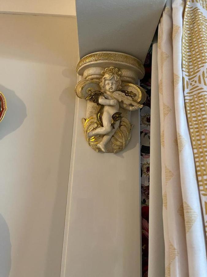 "The Italian" Seafront Apartment Истбурн Экстерьер фото