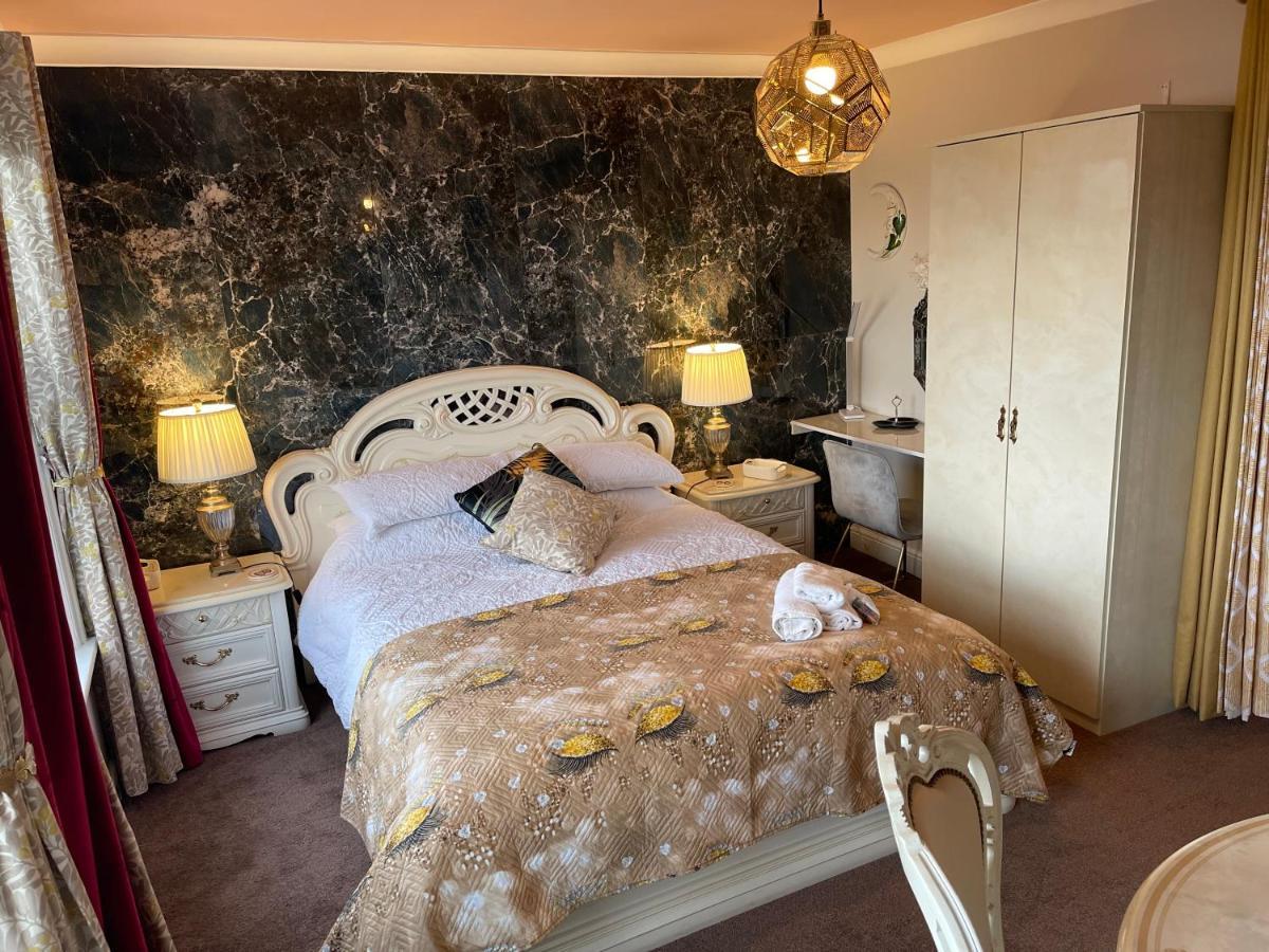 "The Italian" Seafront Apartment Истбурн Экстерьер фото