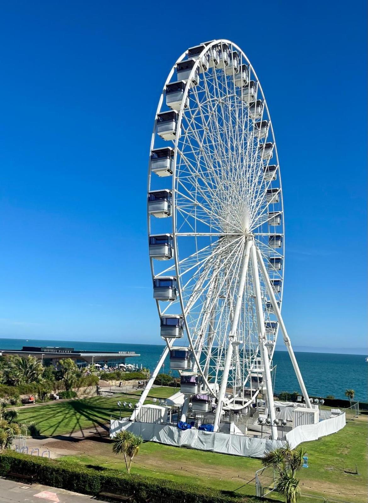 "The Italian" Seafront Apartment Истбурн Экстерьер фото